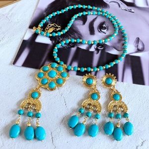 Vintage style necklace set